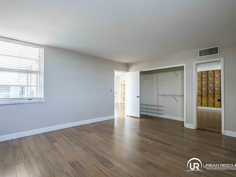 9500 W Bay Harbor Dr #7D — Photo 18