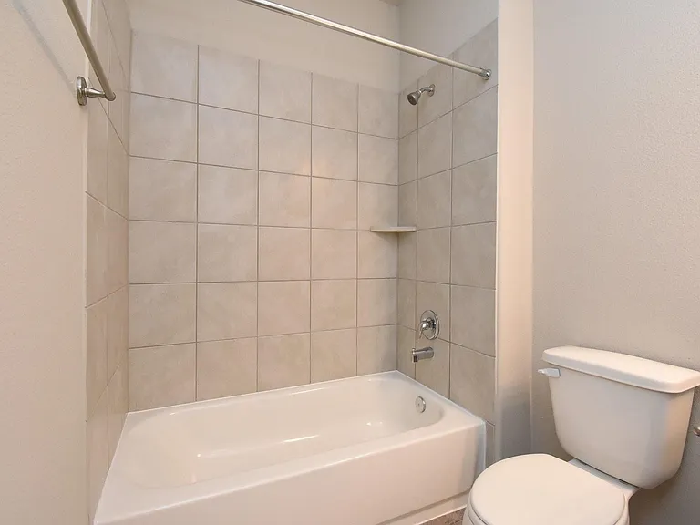2128 Port Jackson Dr — Photo 36