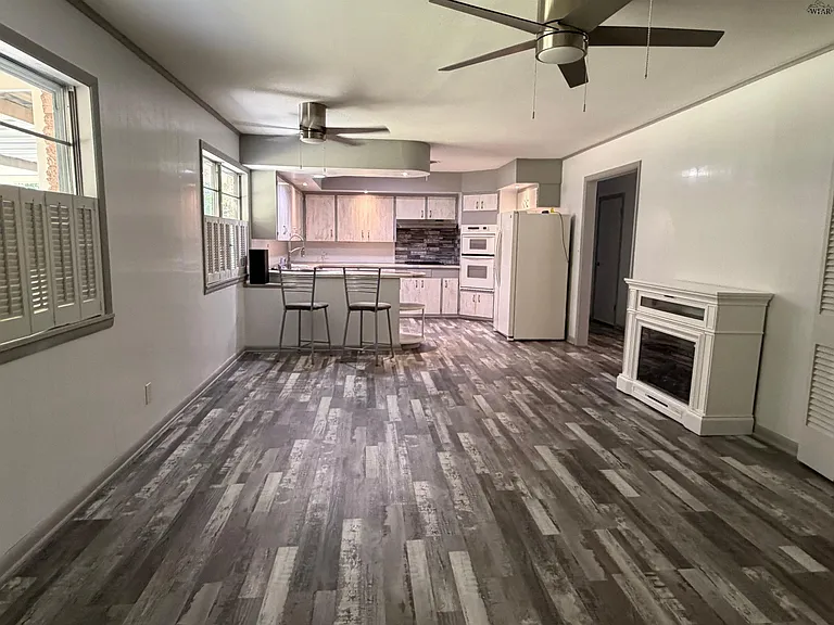 1547 Singleton Ave — Photo 7
