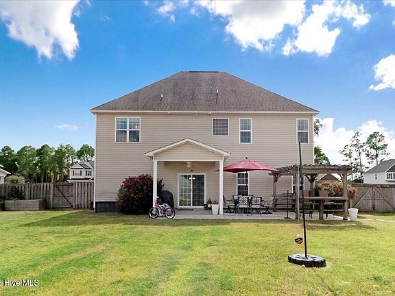 3rd image of 125 Quail Hollow Drive