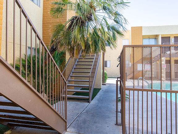4th image of 570 W Prince Rd APT 10