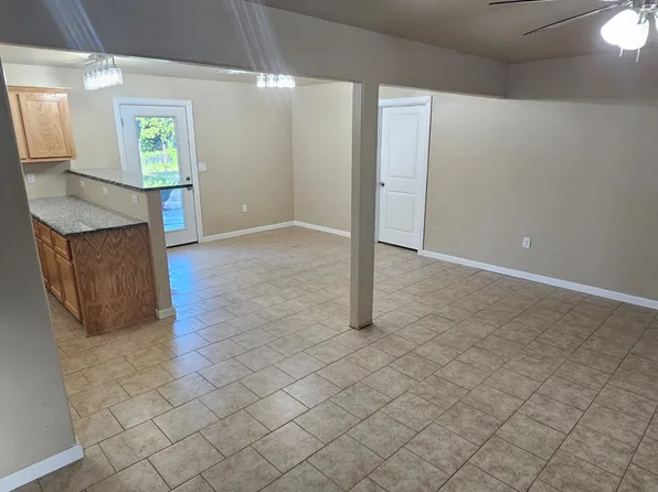 (undisclosed Address), Ada, OK 74820