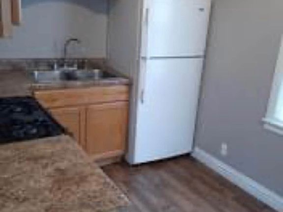 5th image of 5118 Arlington St