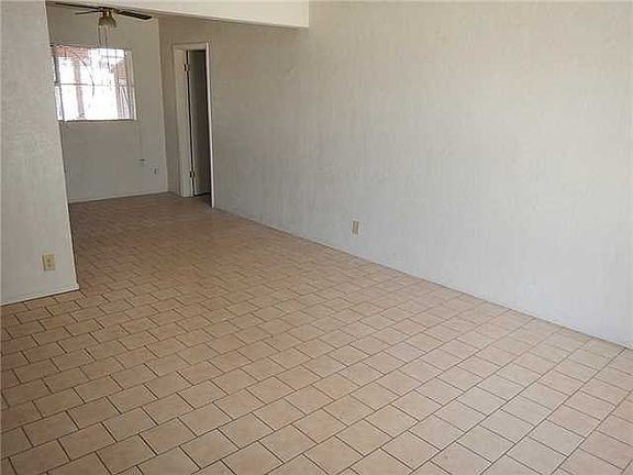 5th image of 4920 Knox Ct