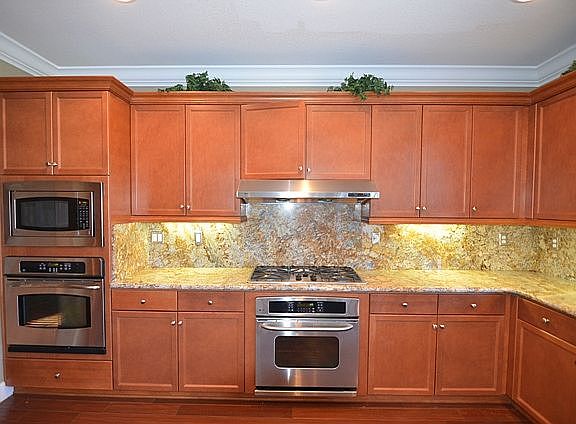 4th image of 8156 Damico Dr