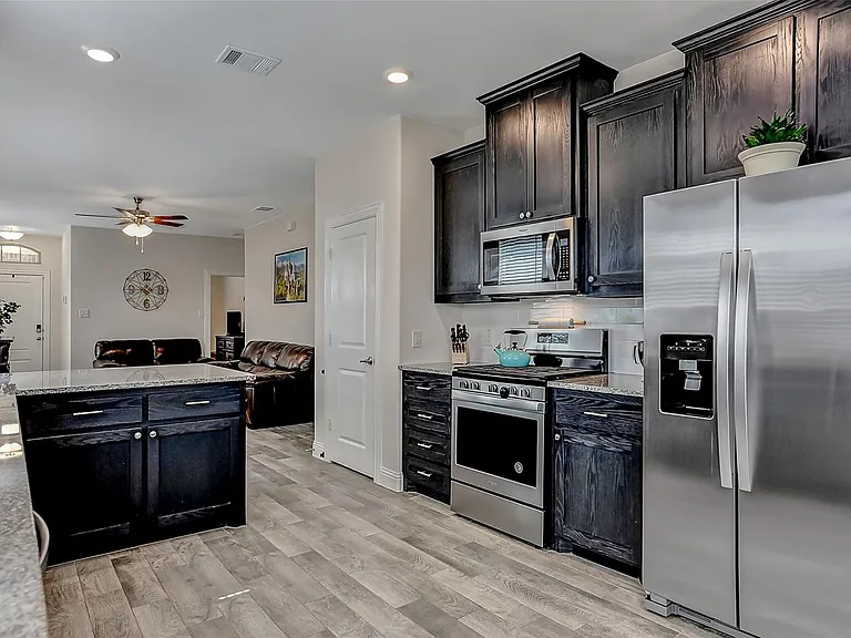 7205 Windy Meadow Dr — Photo 13