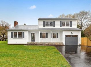 55 Pepperbush Ln, Fairfield, CT 06824
