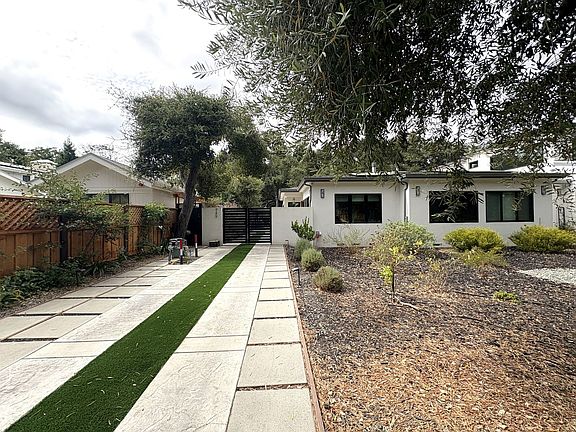 2nd image of 749 Menlo Oaks Dr