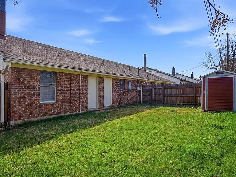 2318 Lindblad Ct — Photo 11
