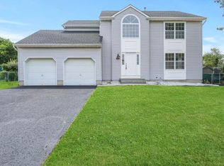 95 Georgetown Blvd, Barnegat, NJ 08005