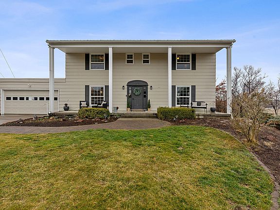 3rd image of 1103 NE Richard Ln