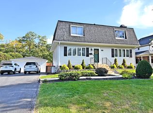 4447 Stonewall Ave, Downers Grove, IL 60515