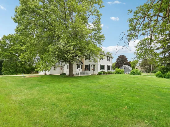 175 North Bobolink DRIVE, Brookfield, WI 53005
