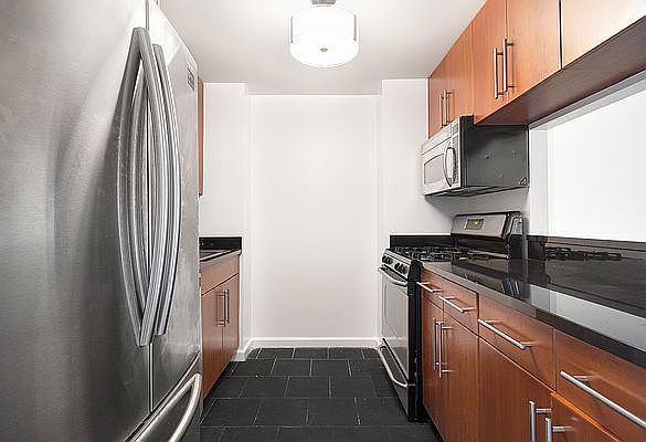 1st image of 300 W 135th St APT 5V