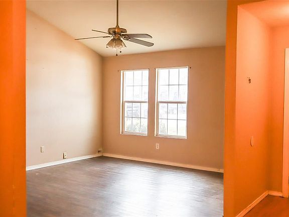 4th image of 2201 Bunker Hill Ct