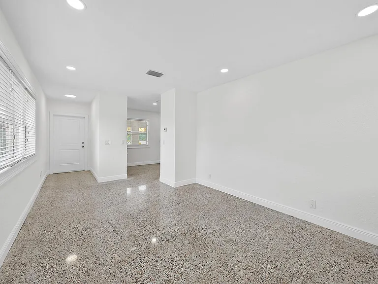3808 Broadway #3 — Photo 5