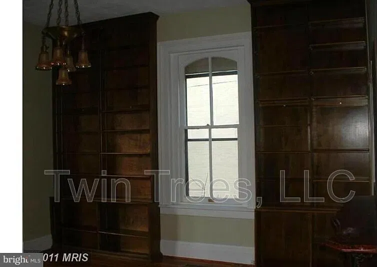 4 bed, 2.0 bath, 3600 sqft, $2,000 — Photo 3
