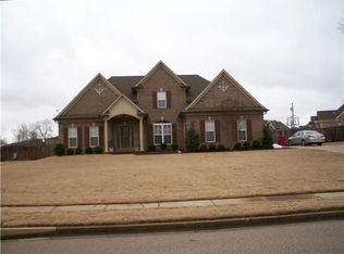 218 Charleswood Dr, Atoka, TN 38004