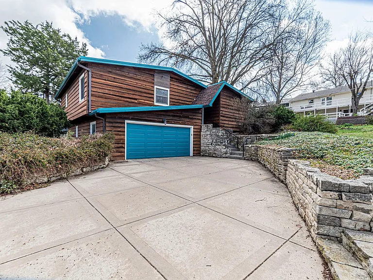 144 S Dartmouth Dr — Photo 38
