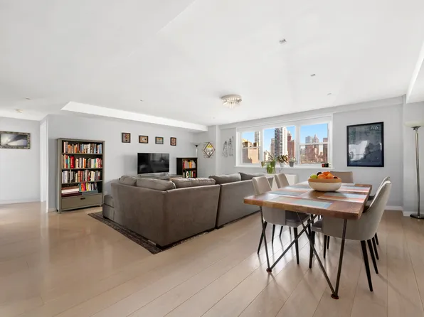 345 East 56th Street 21F image 1 of 8