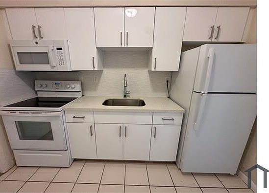1st image of 417 NW 7th Ter APT 3