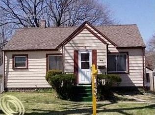 90 S Tilden Ave, Waterford, MI 48328