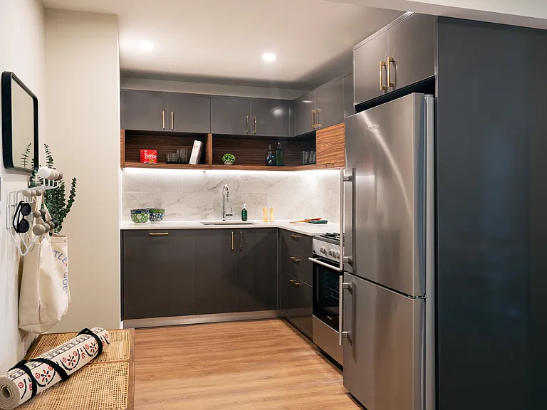 222 Johnson Ave #5E — Photo 1