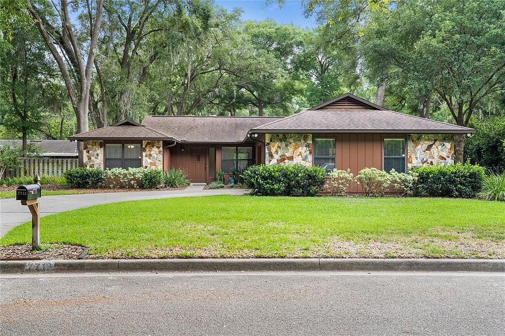 Jimmy Copley&Char With Paul Jackson,Yos… 7713 SW 9th Pl, Gainesville, FL 32607 | Zillow
