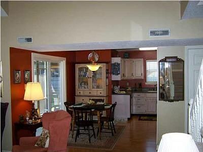 3rd image of 6712 Dixieland Dr