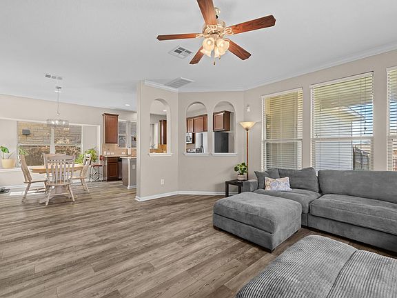 4th image of 222 Sycamore St