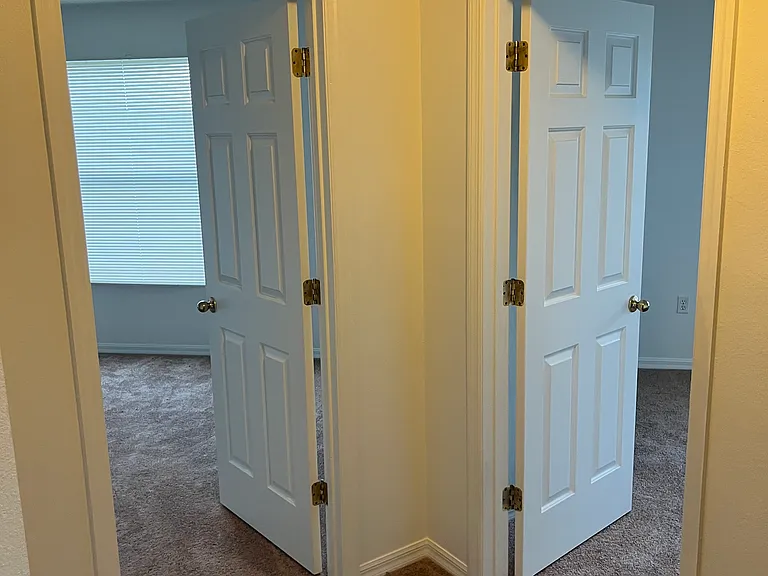 540 Brighton Ct — Photo 17