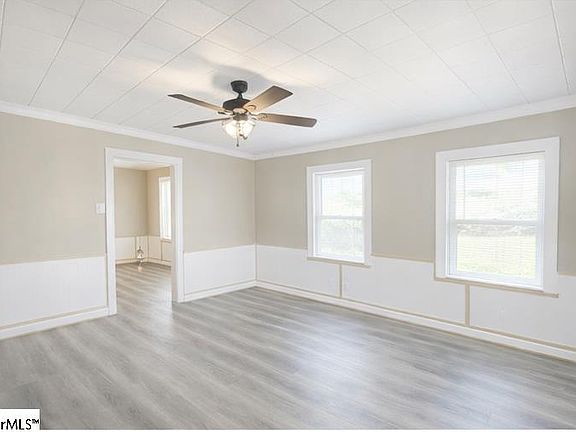 5th image of 105 W Front St