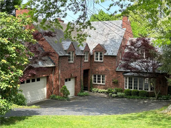 5 Parkridge Ln, Pittsburgh, PA 15228