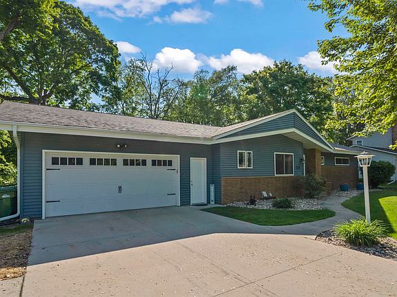2nd image of 1316 NW Hillcrest Dr
