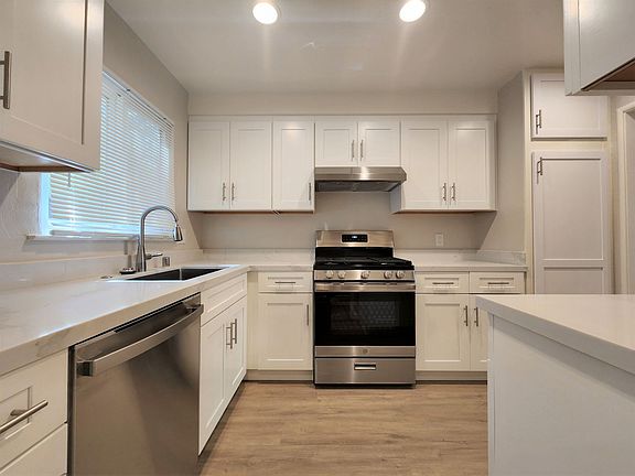 2nd image of 2643-2681 Alma St #2659