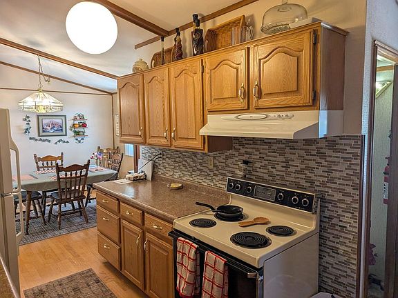 2nd image of 2235 BLUEJAY LANE