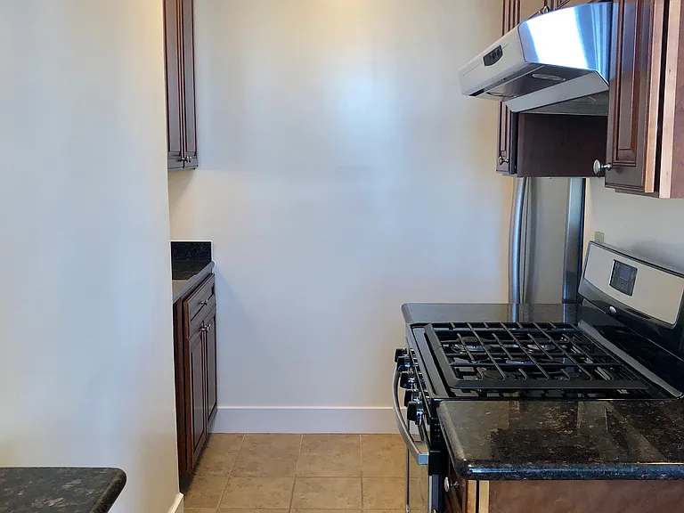 Crestview Apartments — Photo 24