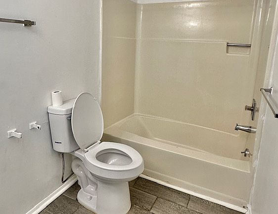 5th image of 3707 10th Ave SW APT G
