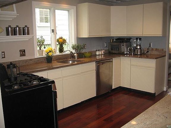 Granite & Stainless Steel Appliances