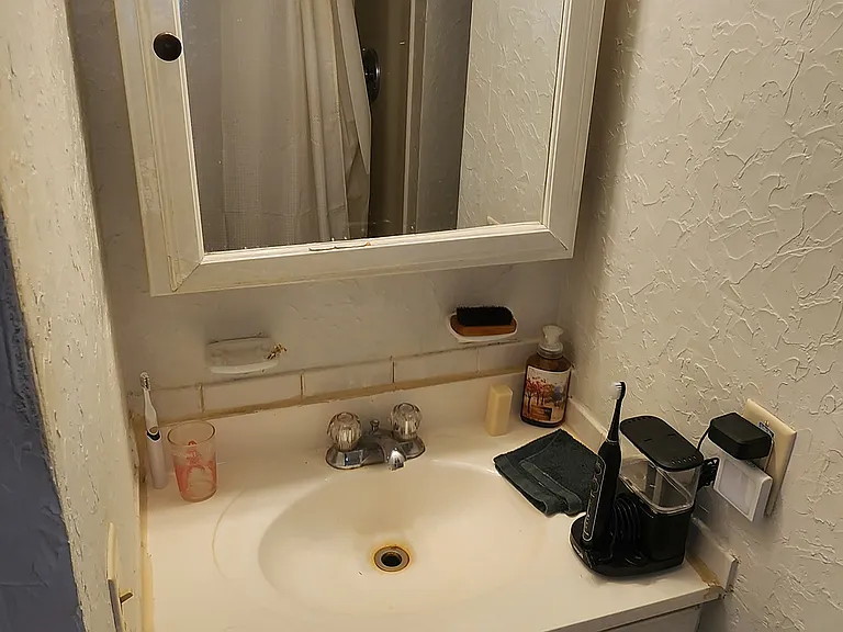 212 W 37th St #5 — Photo 11