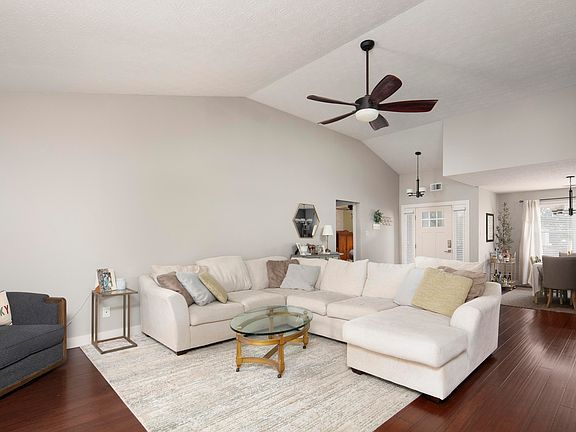 5th image of 948 Ridgebrook Rd