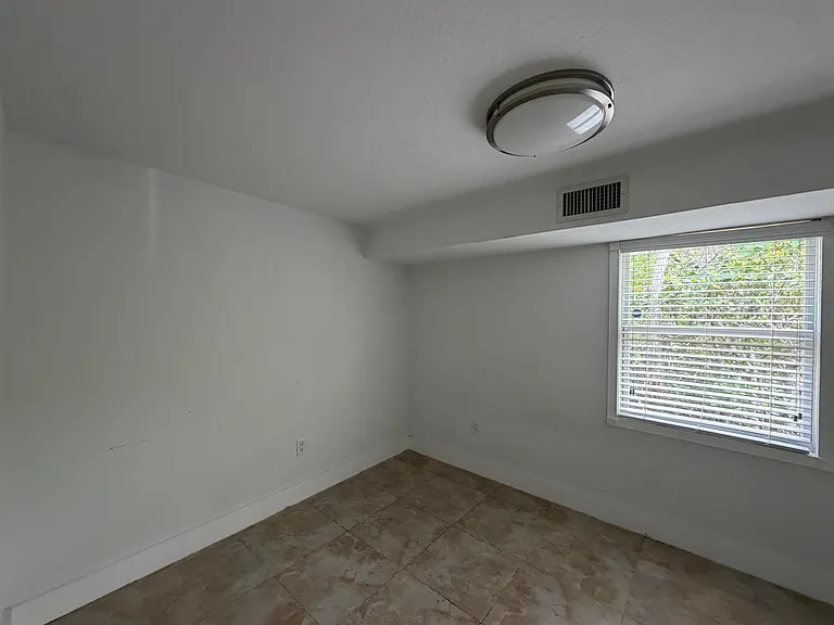 100 Sunset Ln — Photo 7
