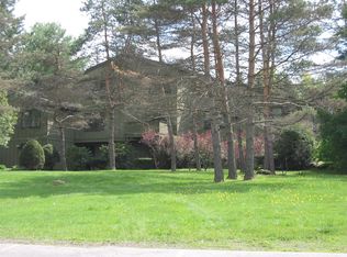 30 Village Grn, West Lebanon, NH 03784