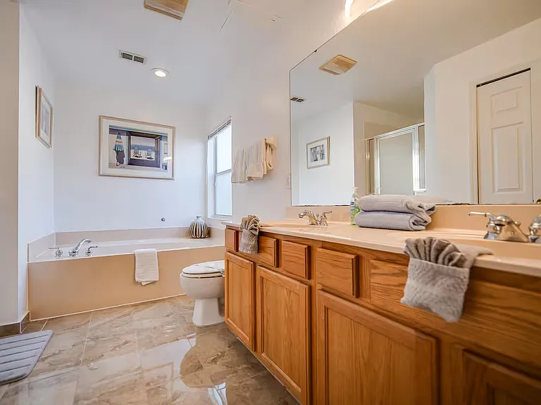 204 Gleneagles Dr — Photo 8