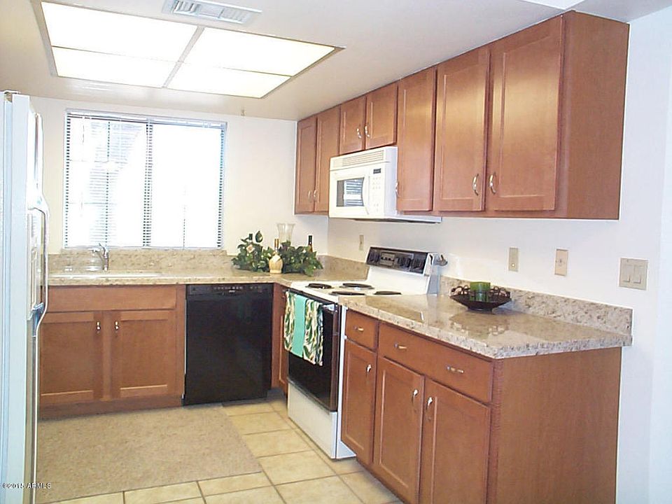 1st image of 700 E Mesquite Cir
