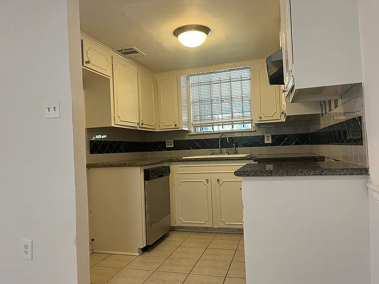 9226 Guywood St — Photo 5
