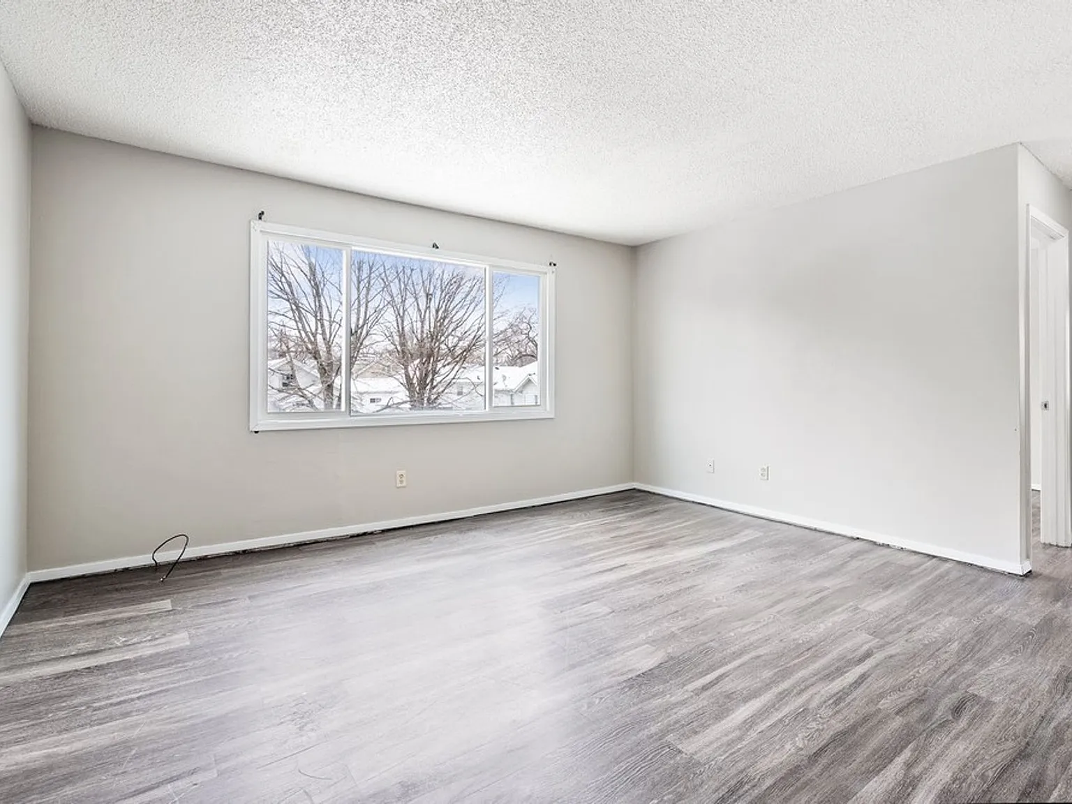 Receive 1 Month FREE Rent at Leavitt Park! — Photo 2