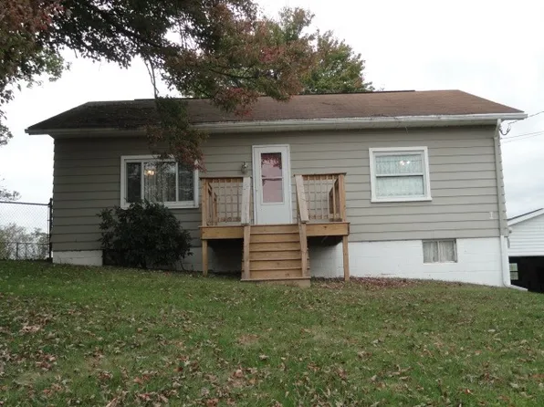 781 Herman Rd, Butler, PA 16002