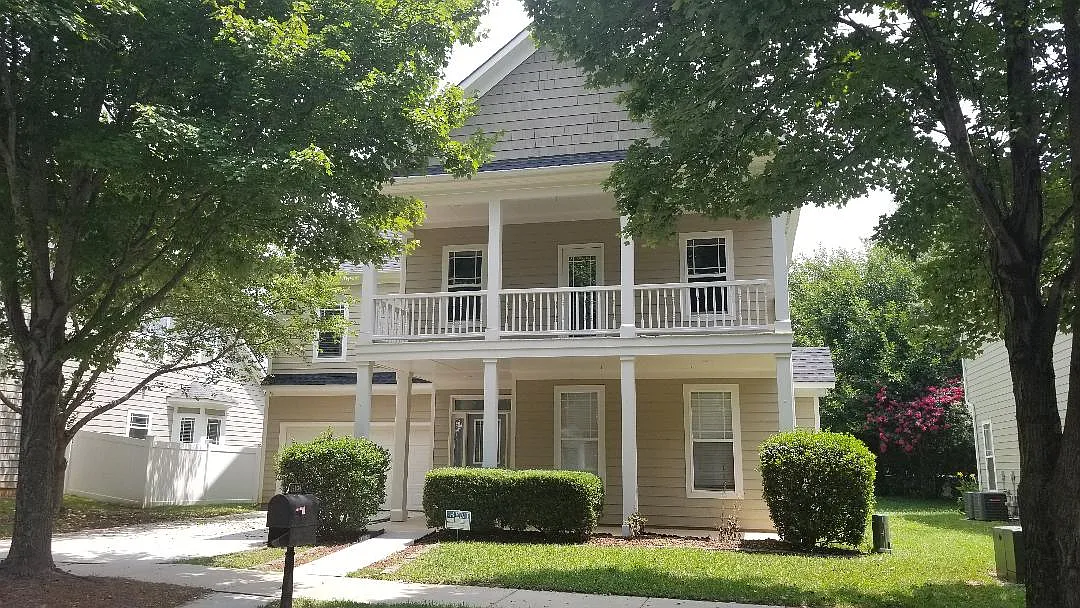 19036 Coachmans Trce — Photo 1