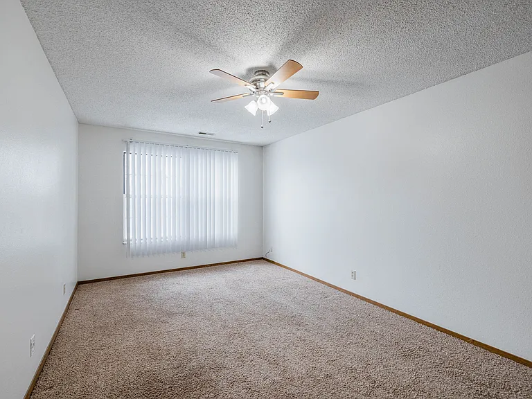 Cambridge Apartments — Photo 38